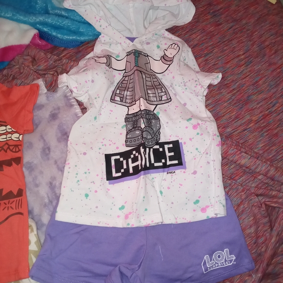 Clothes - Picture 6 of 13